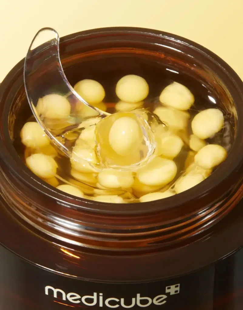 کرم کپسولی جوانساز و روشن کننده مدی کیوب Medicube حاوی ویتامین سی